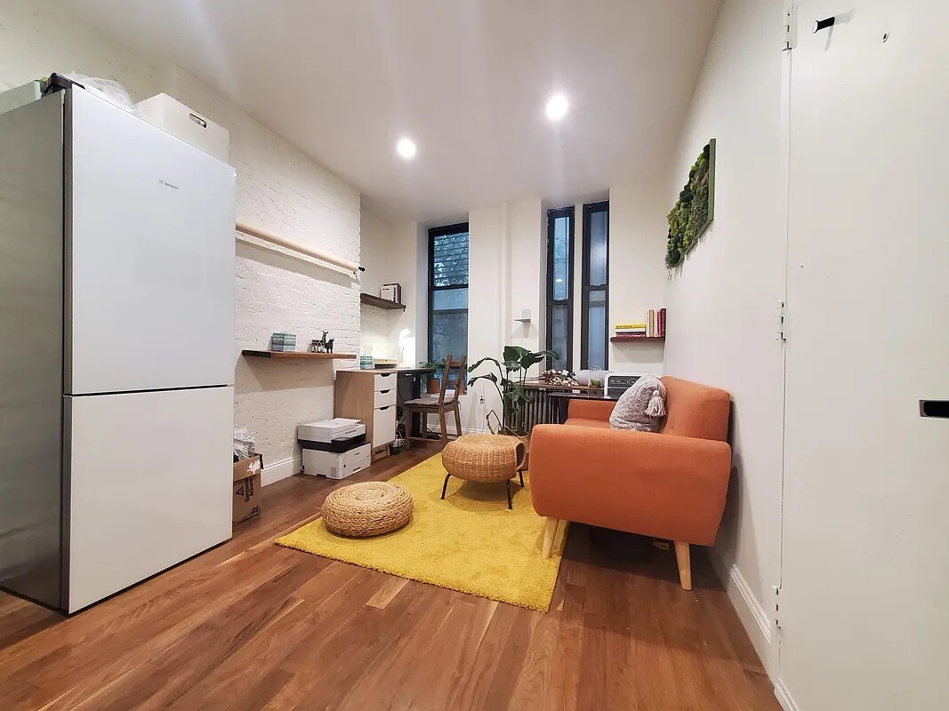 50 East 1st Street 3 E. Greenwich Village New York NY 10003