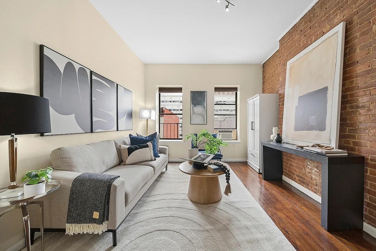 438 West 49th Street 5A Clinton New York NY 10019