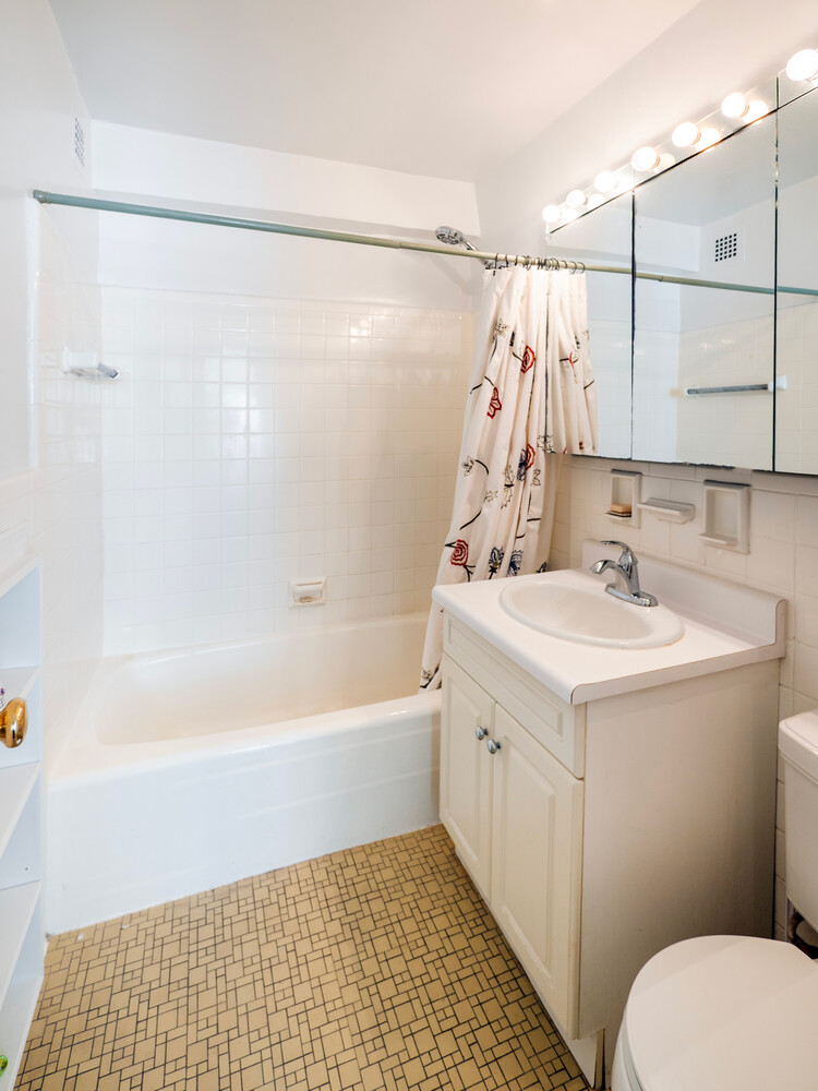 420 East 72nd Street Upper East Side New York NY 10021