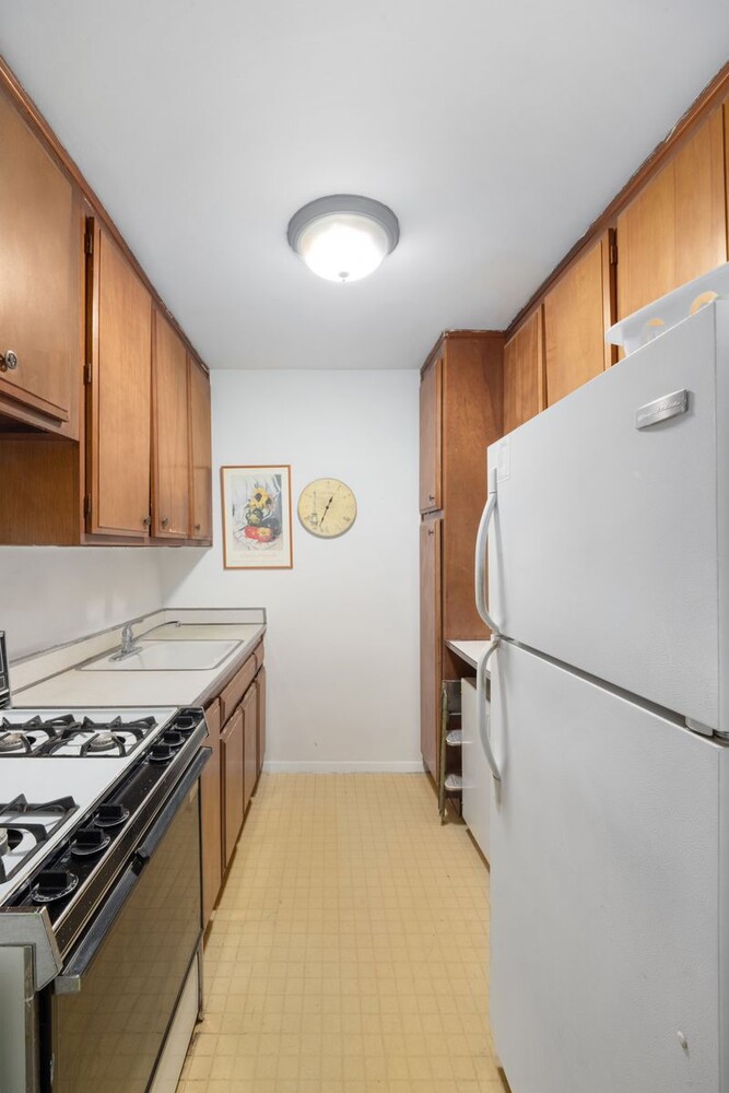 301 East 22nd Street 5V Gramercy Park New York NY 10010