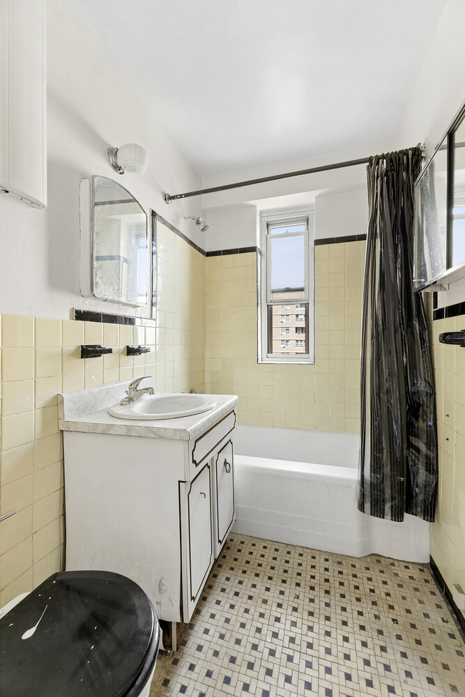 453 FDR Drive A1002 Lower East Side New York NY 10002