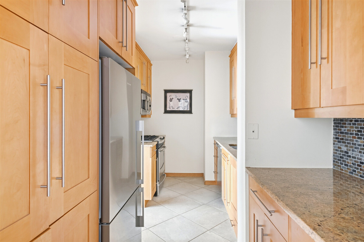 303 East 57th Street Sutton Place New York NY 10022