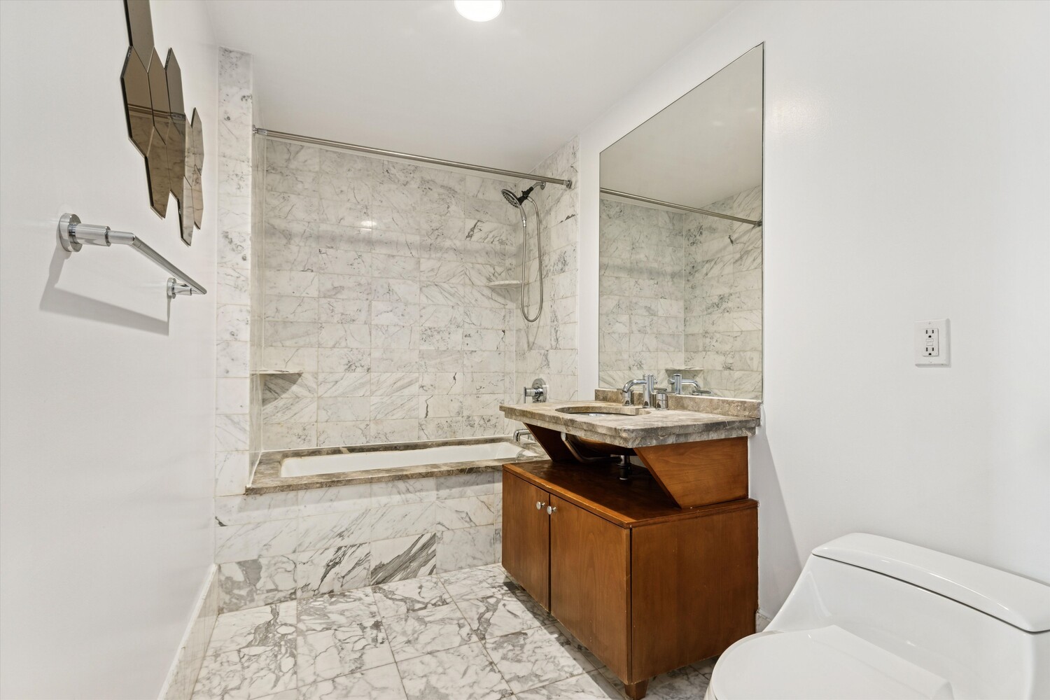 446 Kent Avenue 8C Williamsburg Brooklyn NY 11249