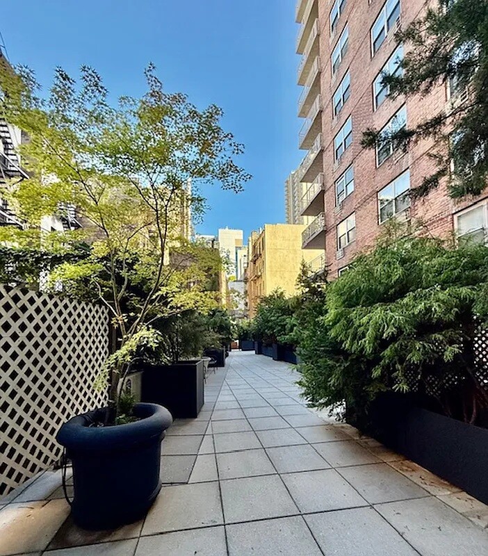 401 East 74th Street 8A Upper East Side New York NY 10021