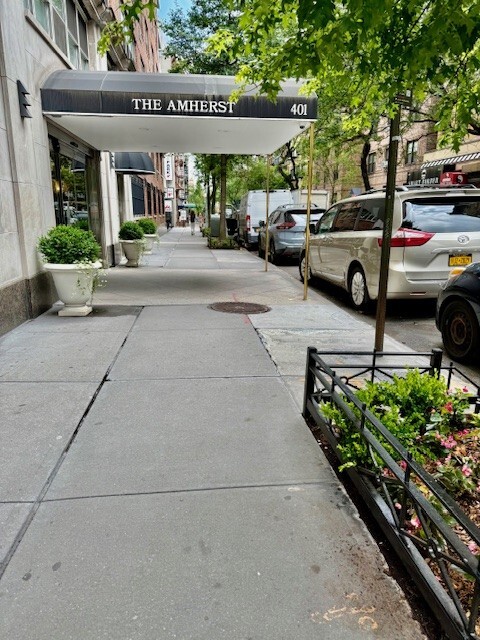 401 East 74th Street 8A Upper East Side New York NY 10021