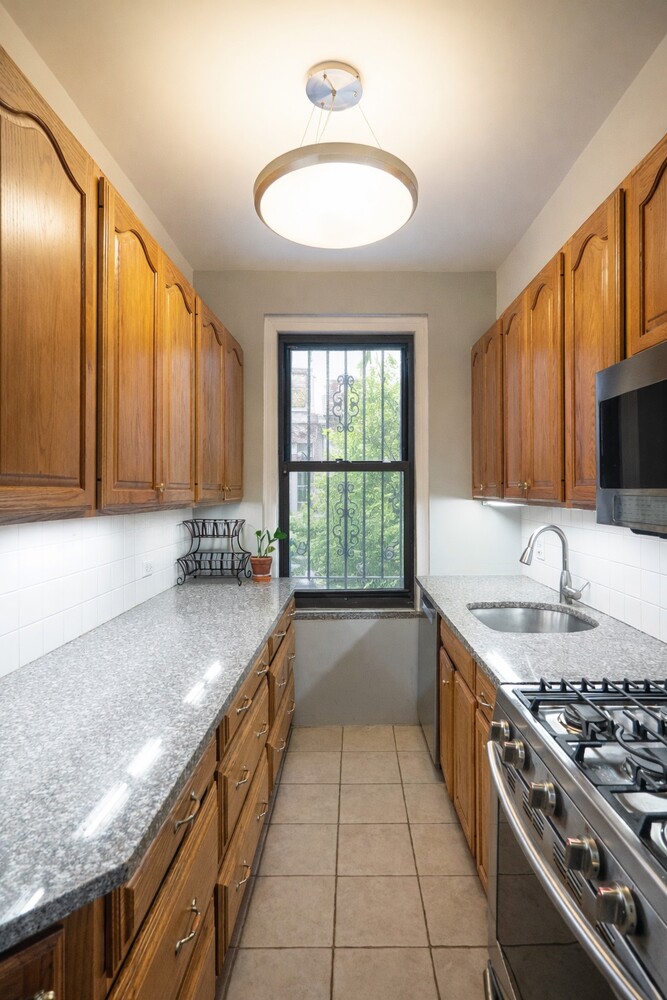 41 West 96th Street PARLOR Upper West Side New York NY 10025