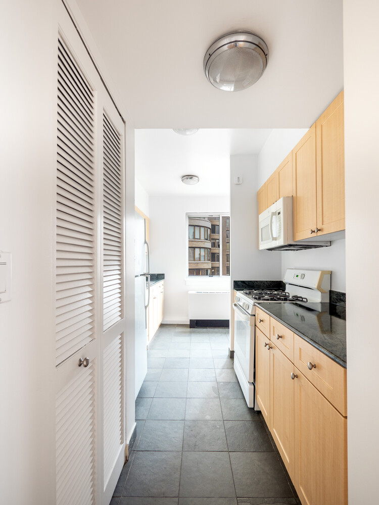 308 East 38th Street 19A Murray Hill New York NY 10016