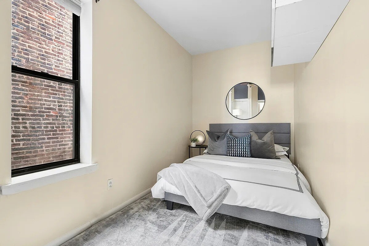 438 West 49th Street 5A Clinton New York NY 10019