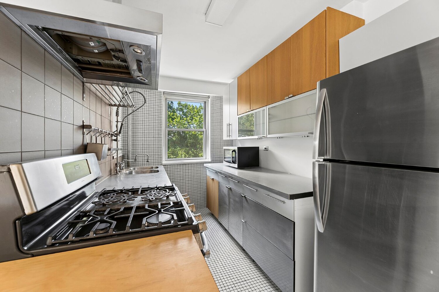 572 Grand Street G503 Lower East Side New York NY 10002