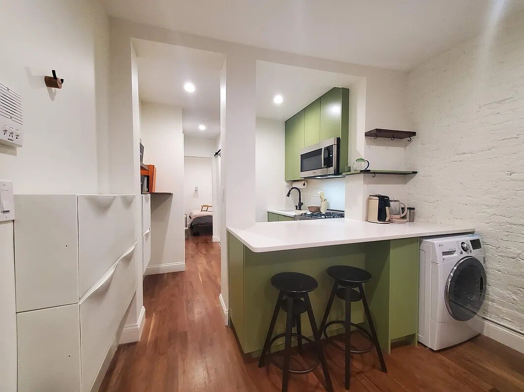 50 East 1st Street 3 E. Greenwich Village New York NY 10003