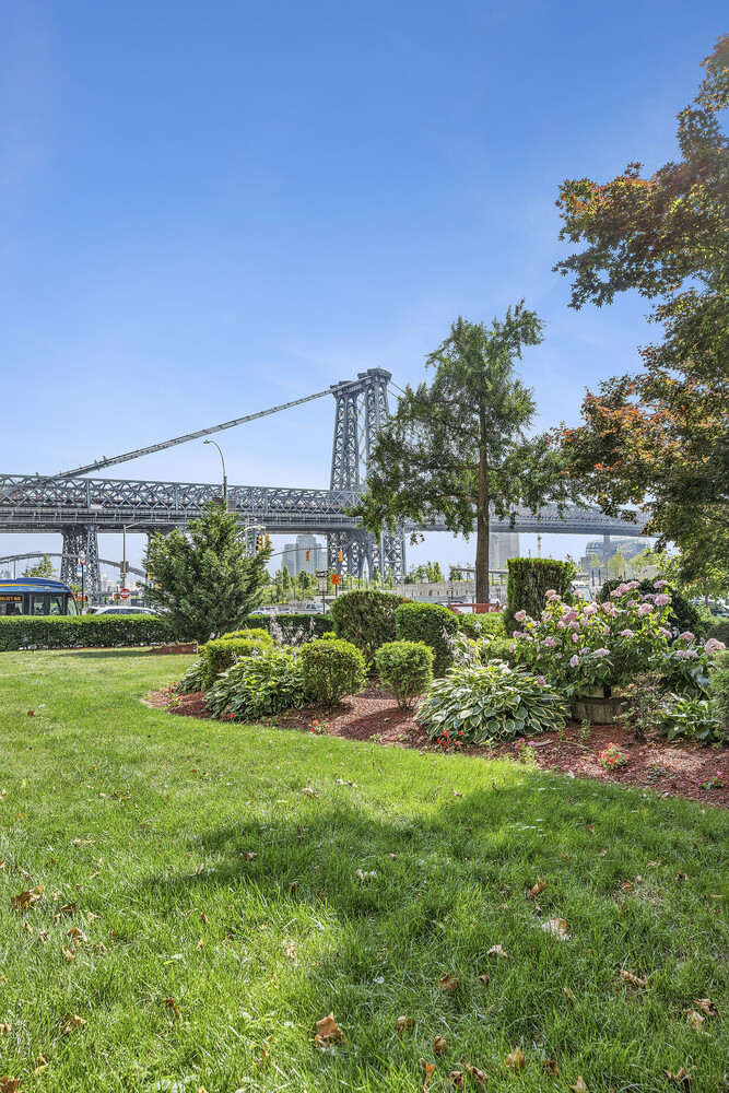 453 FDR Drive A1002 Lower East Side New York NY 10002