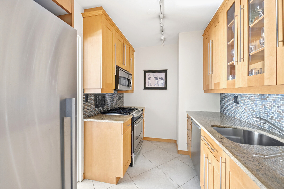 303 East 57th Street Sutton Place New York NY 10022