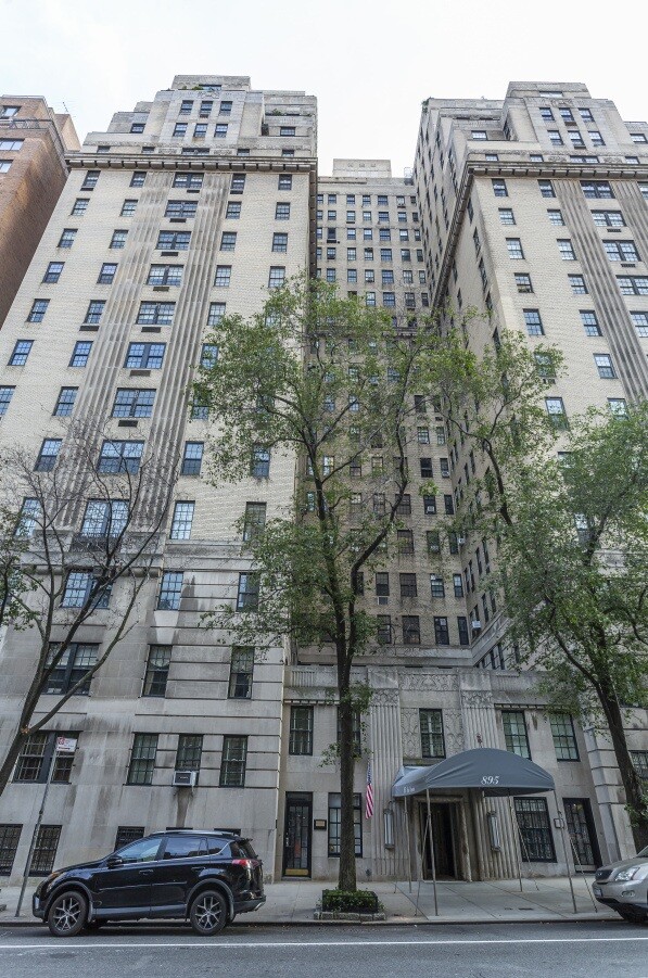 895 Park Avenue 1B Upper East Side New York NY 10075